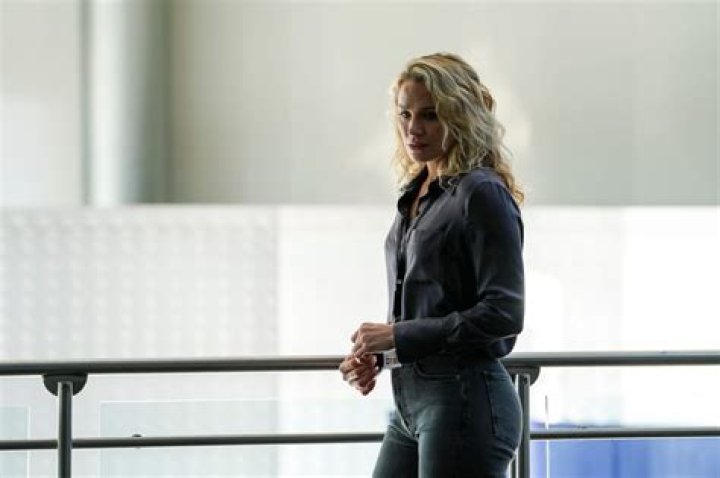 Actress Shantel VanSanten