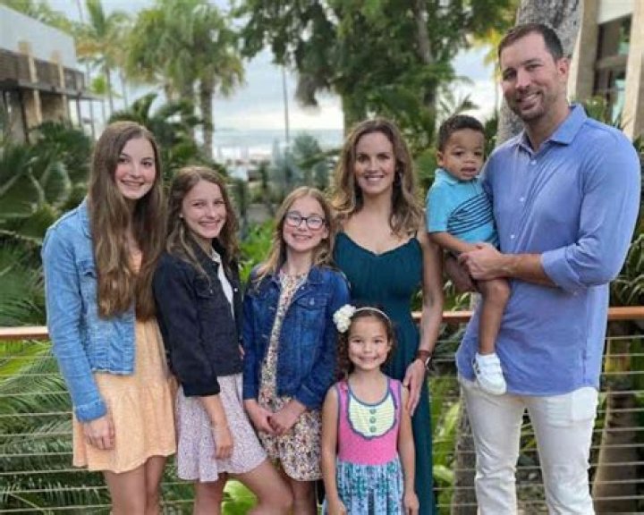 Adam Wainwright - Age, Family, Bio