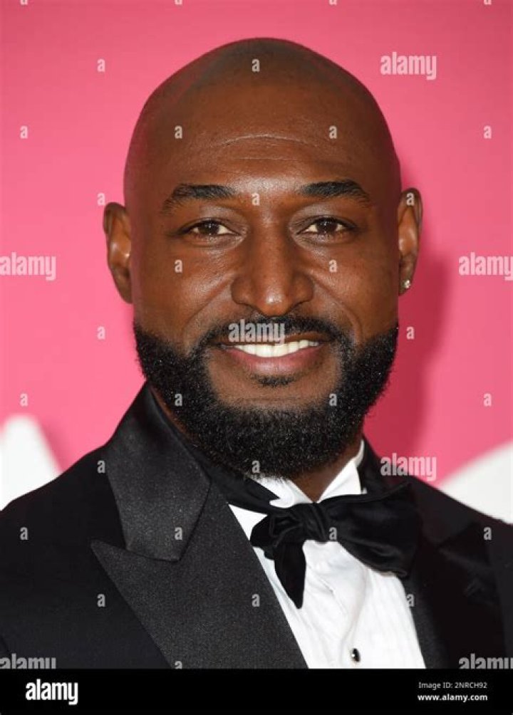 Adrian Holmes photo