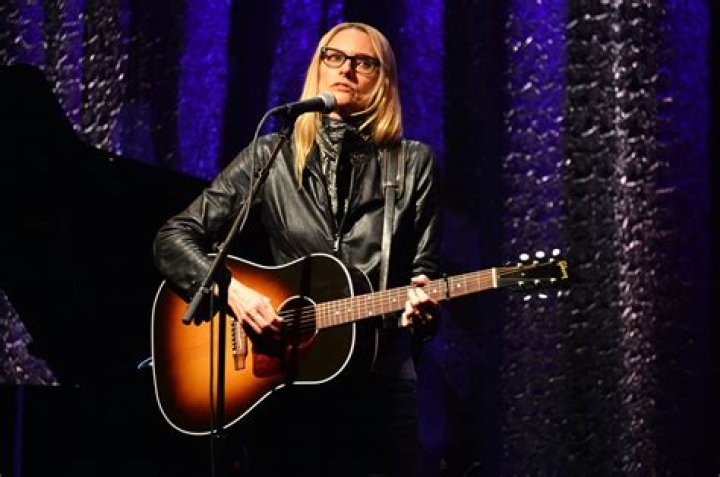 Aimee Mann Bio (Wiki) 