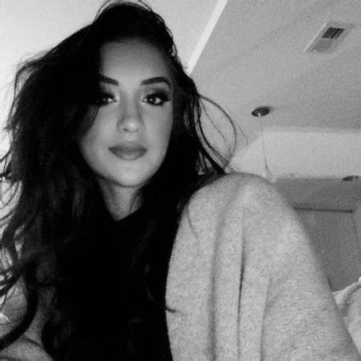 Aiyda Ghahramani has a net worth of $1 million.
