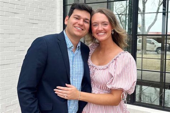 Alex Drummond and Ree Drummond shopping for the wedding dress