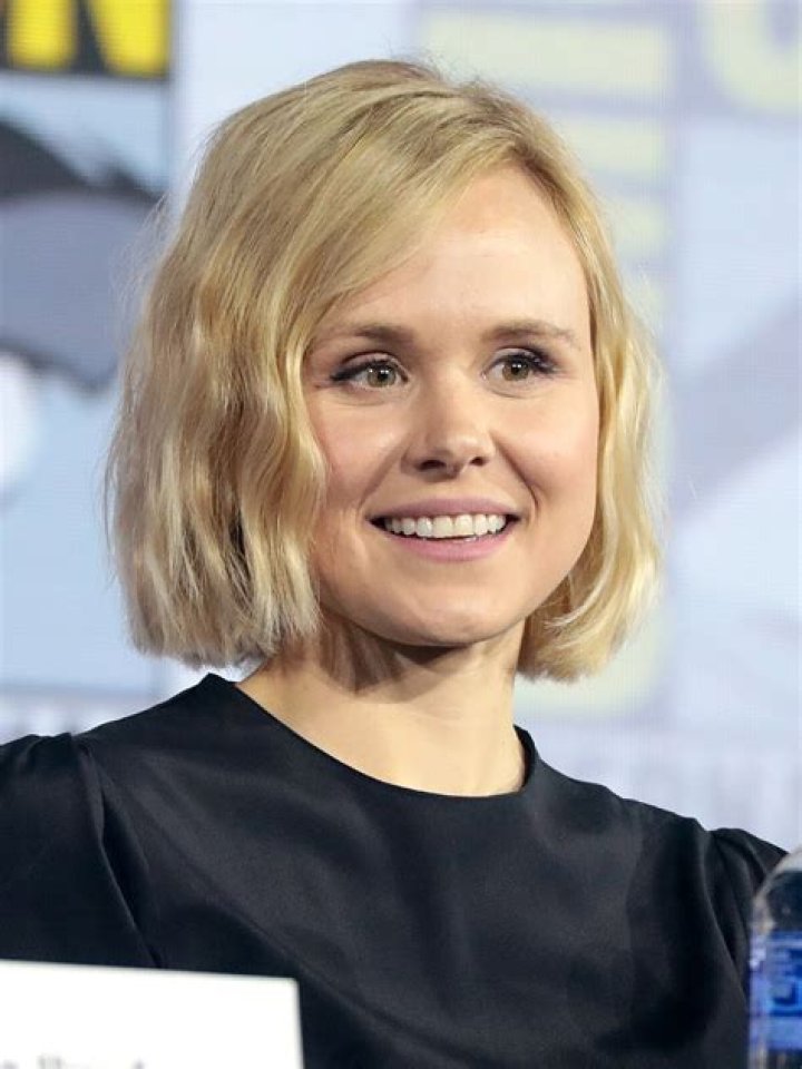 Alison Pill Bio (Wiki) 