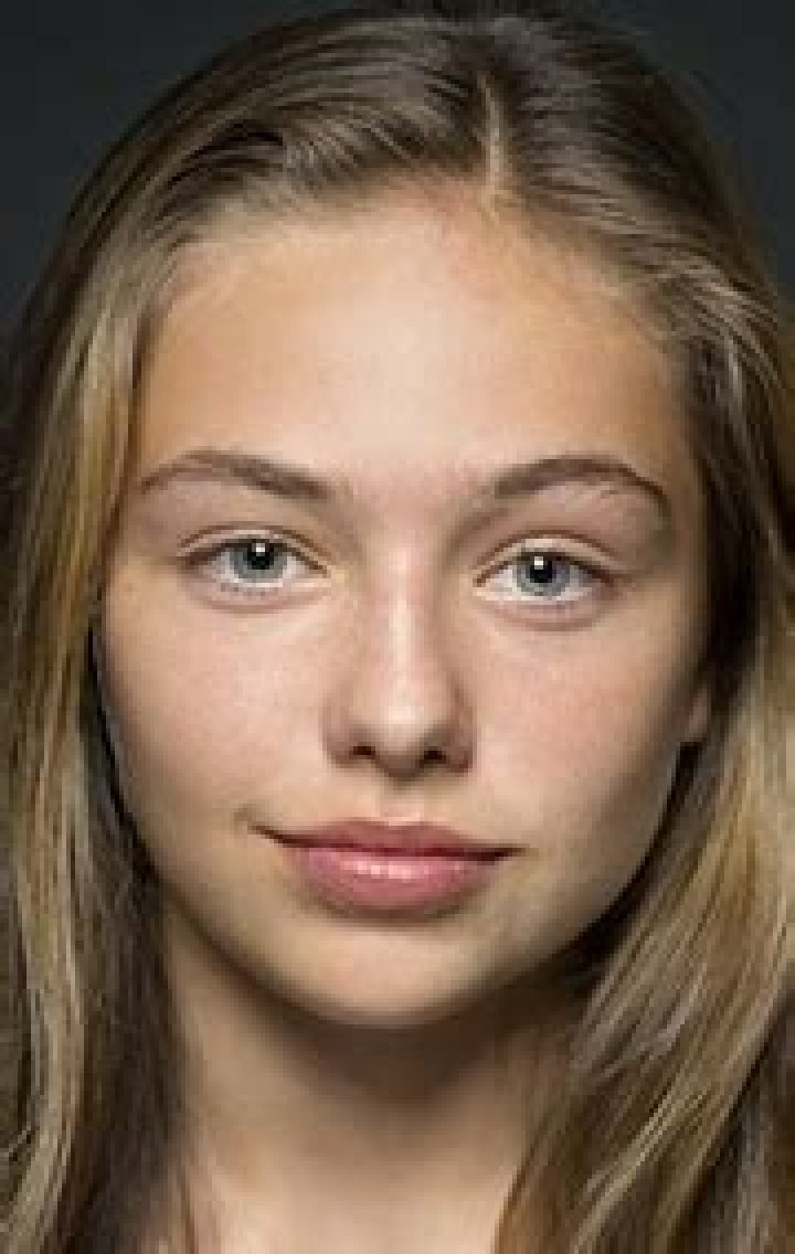 Annabel Wolfe - Age, Family, Bio