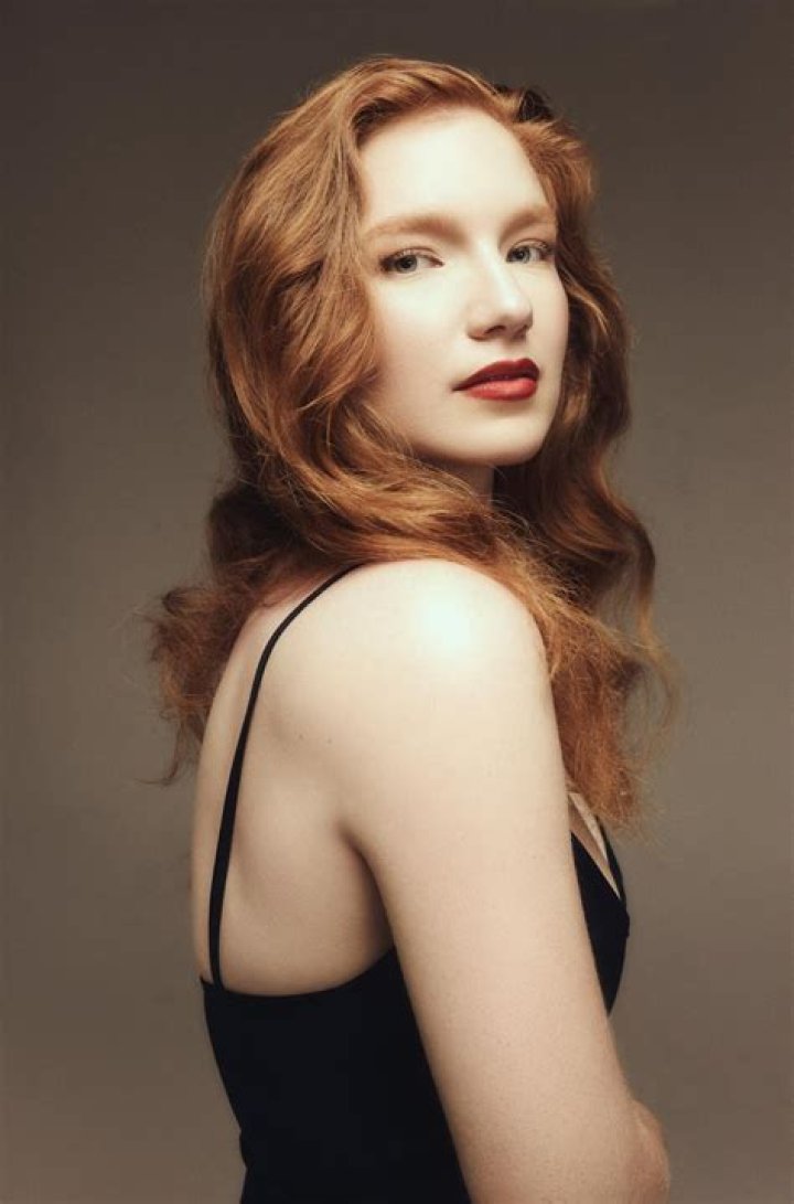 Annalise Basso photo 3