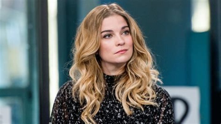 Annie Murphy photo
