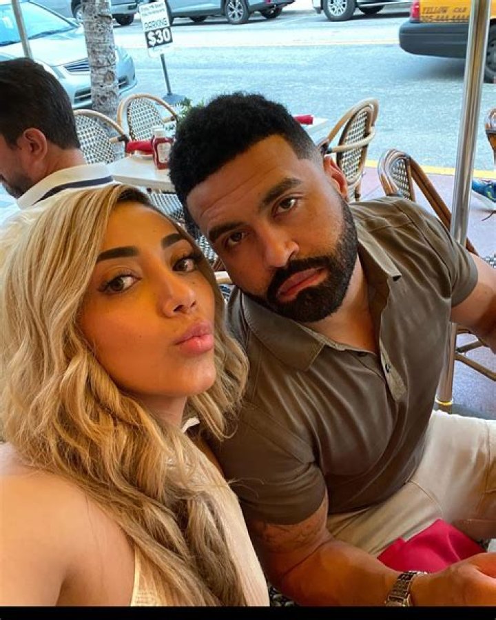Apollo Nida’s Pre-Prison Twitter Page is Flat Out Silly