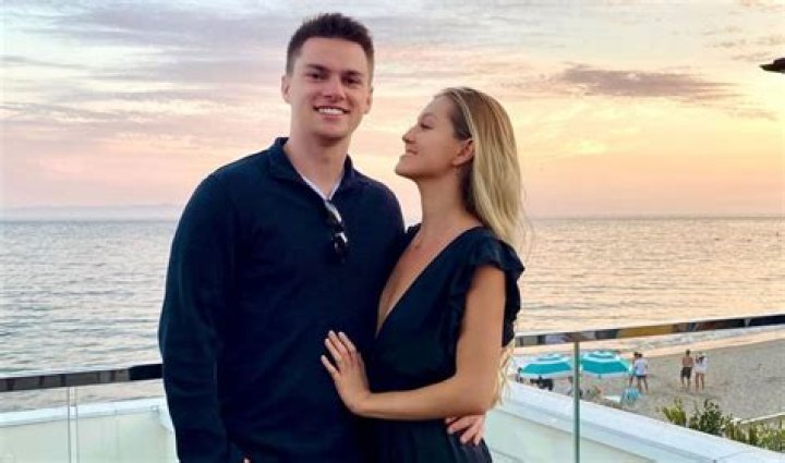  Ava Elizabeth Sambora is dating her boyfriend Tyler Farrar.