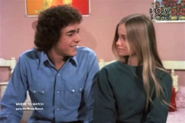 Barry Williams, Greg Brady, gets restraining order against crazy girlfriend