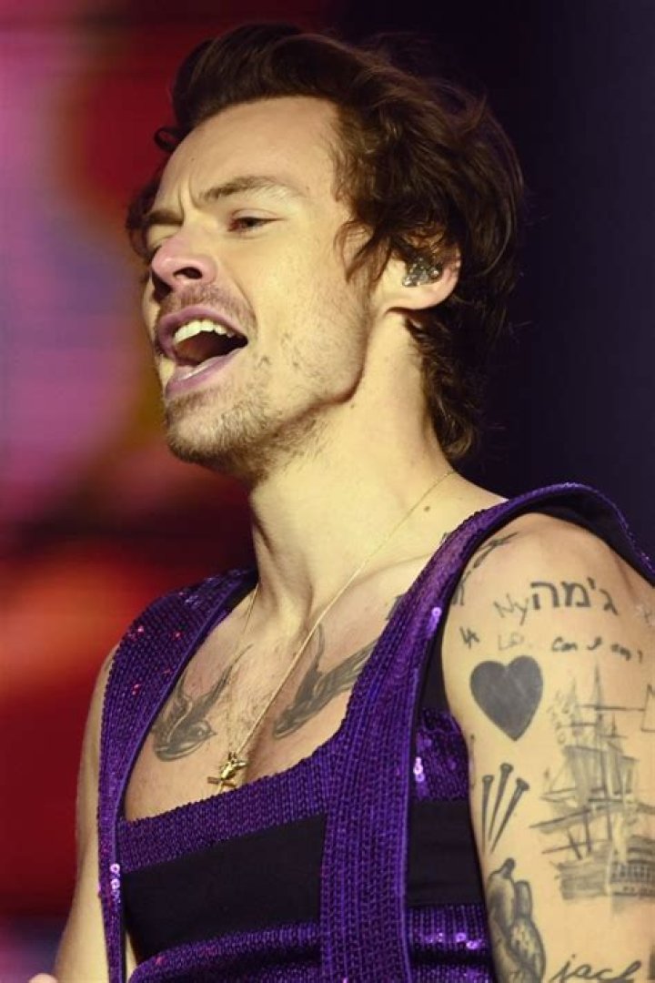 bitchy | Harry Styles performs at Radio 1 Big Weekend