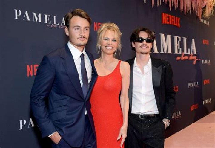 Brandon Thomas Lee photo 3