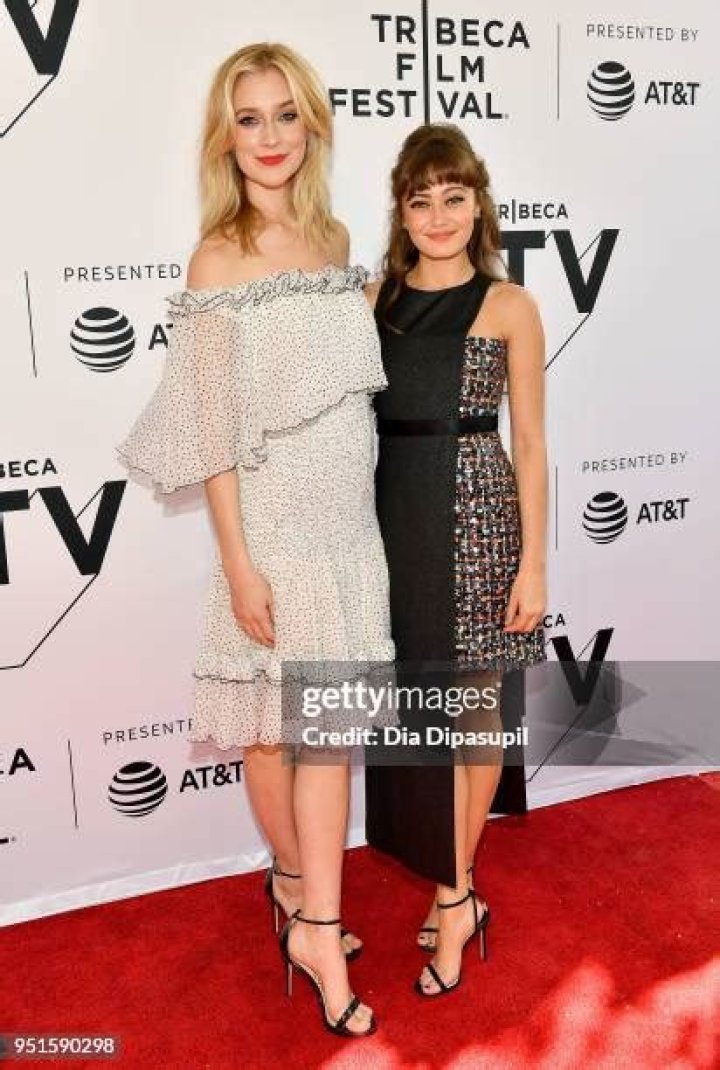 9 Shows Like The Bold Type to Watch If You Miss The Bold Type 7 Caitlin FitzGerald and Ella Purnell, Sweetbitter