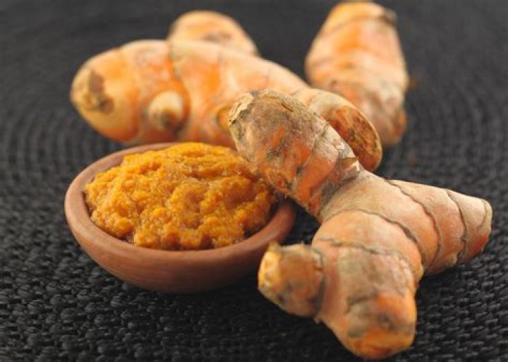 Can turmeric stop bleeding?