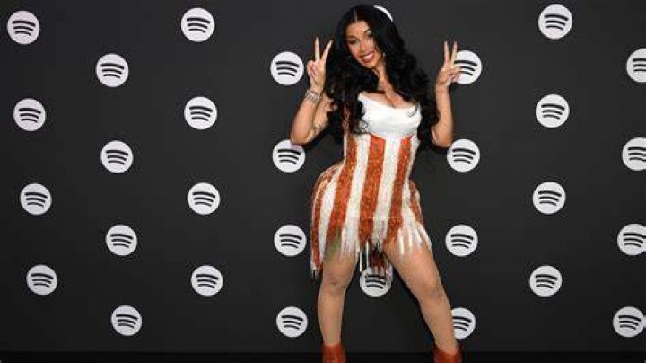 Cardi B Won’t Face Charges for Throwing Mic at a Concertgoer! Cardi B