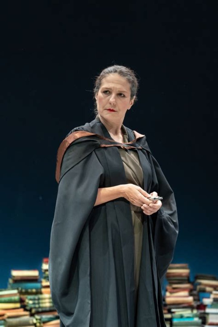 Caroline Loncq Bio (Wiki) 