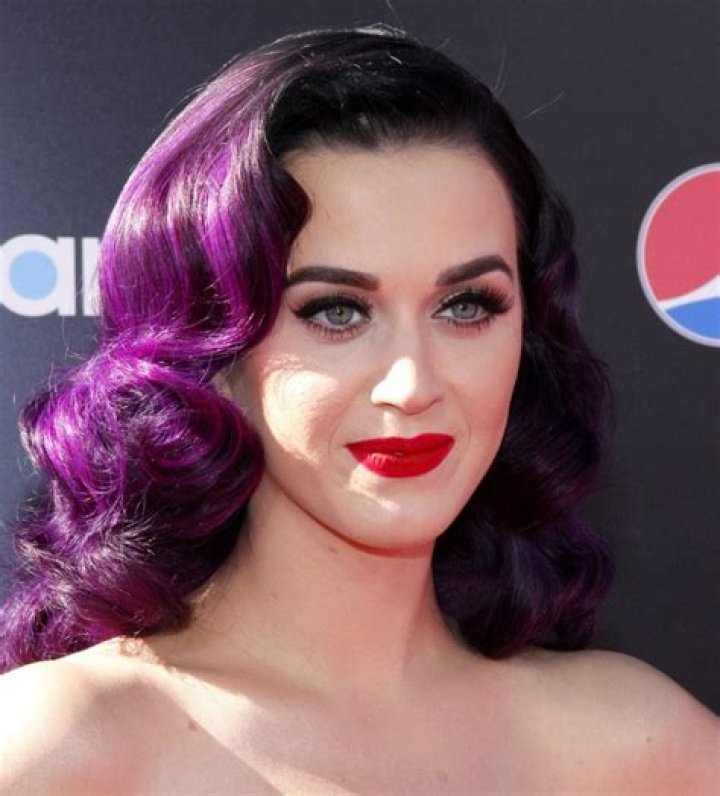Hair Colors for You this 2023 based on Zodiac sign! Celebrities Purple hair
