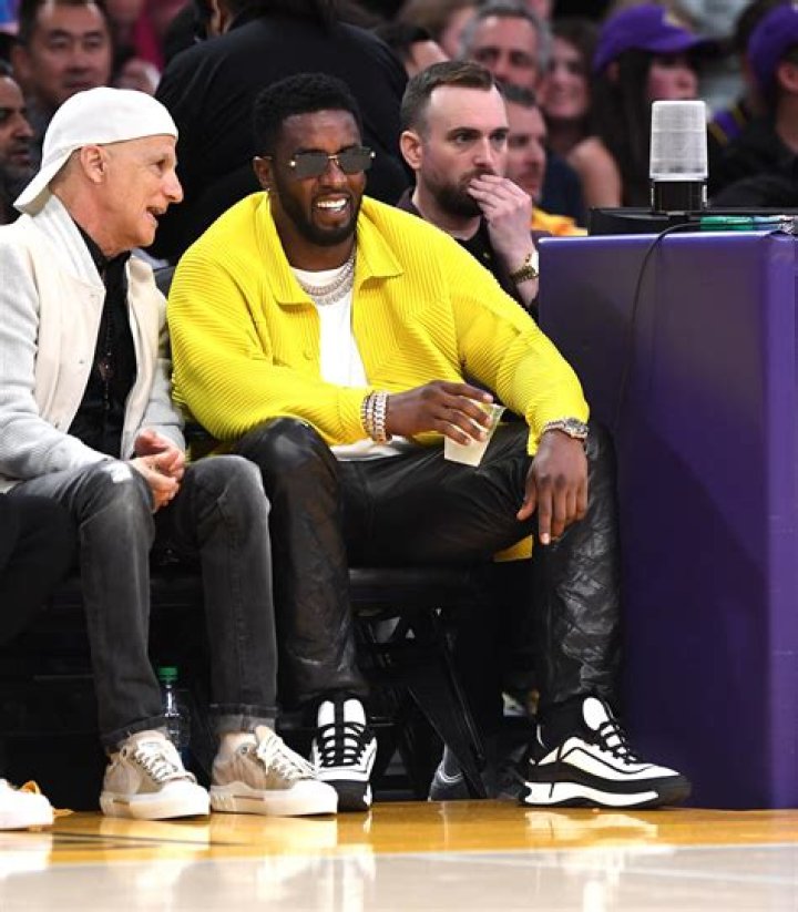 Celebs at Lakers game
