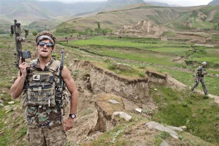 Charles Keating photo 3