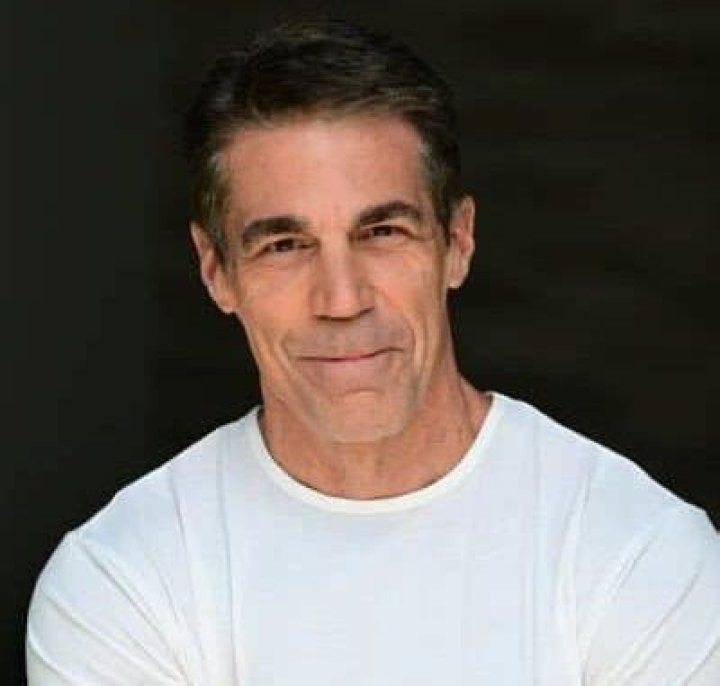Chris Fowler Bio (Wiki) 