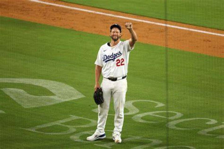 Clayton Kershaw photo 3