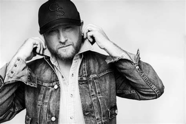 Cole Swindell photo 3