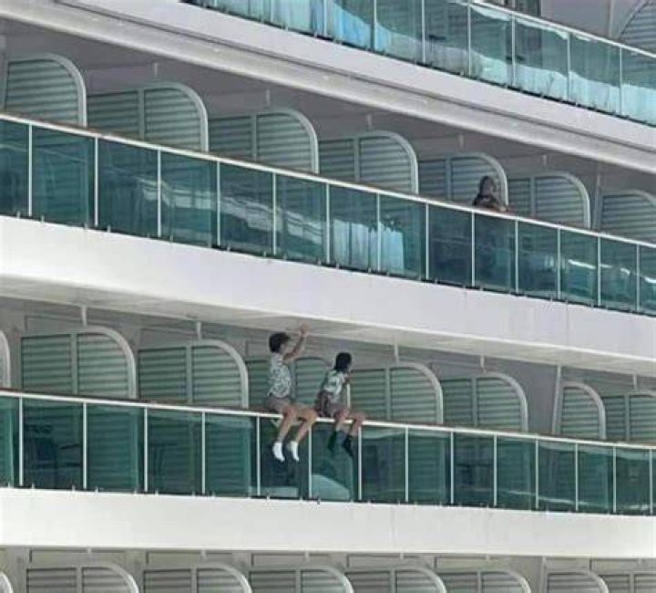 Couple falls from balcony while having sex