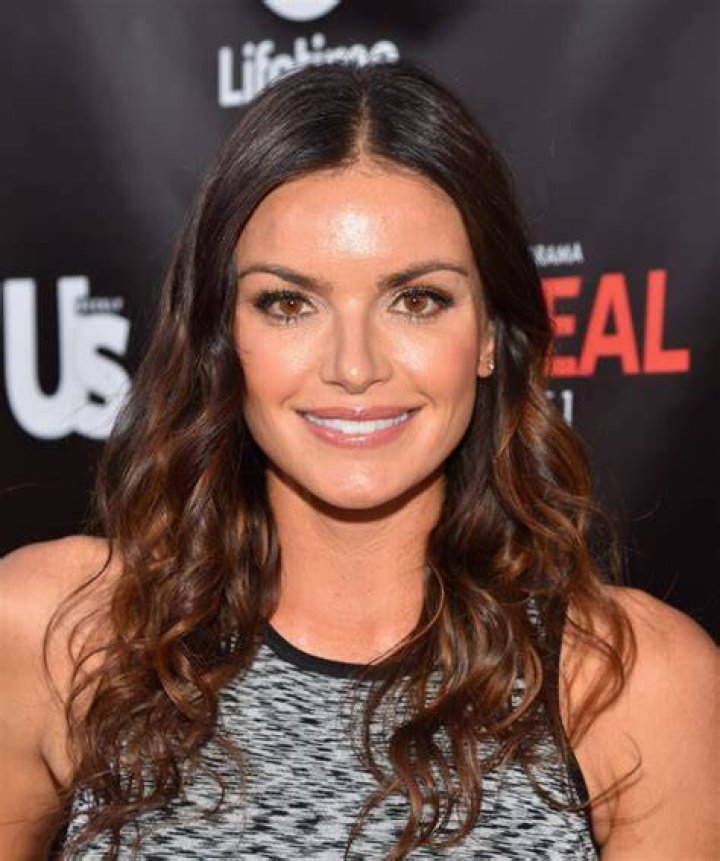 Courtney Robertson photo 2