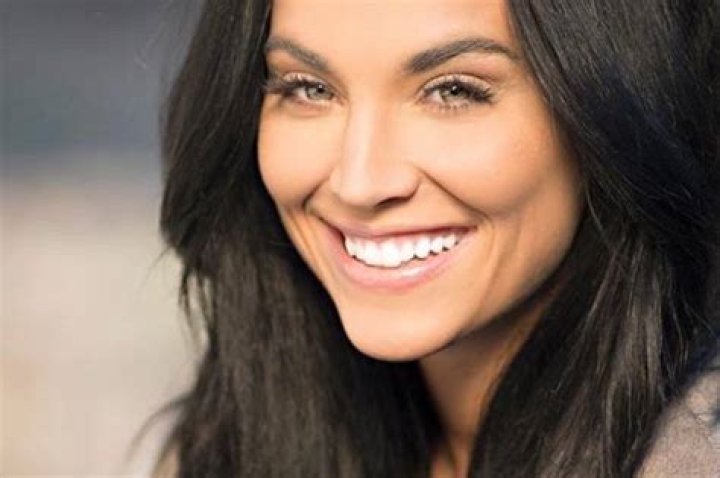 Crissy Henderson Bio (Wiki) 