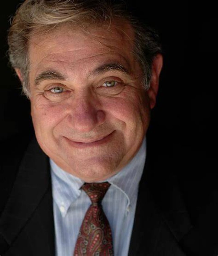 Dan Lauria photo