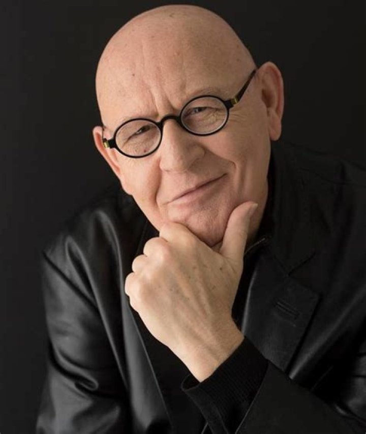 Daniel Benzali photo