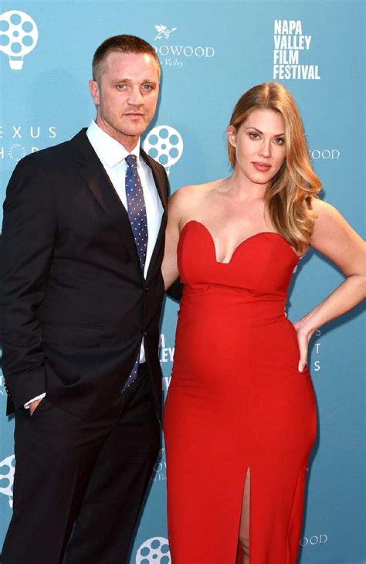 Dawni Sahanovitch and her husband, Devon Sawa.