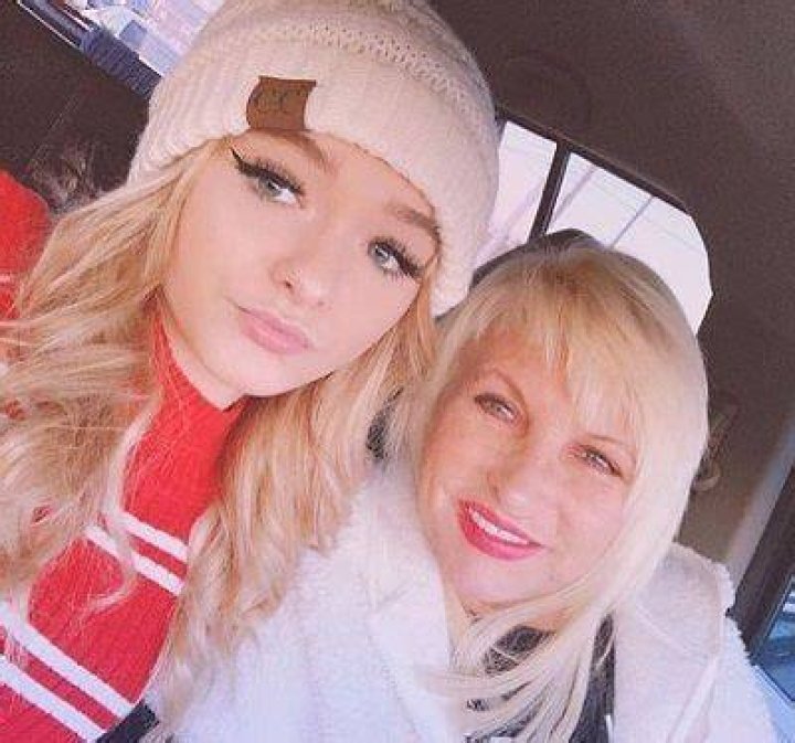 Debbe Pemberton - Age, Family, Bio
