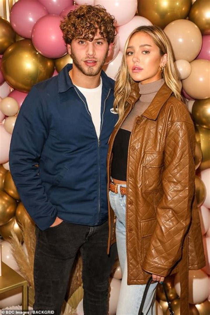 It’s official! Delilah Hamlin and Henry Eikenberry make Red Carpet Debut as a couple Delilah Hamlin is dating The Crowded actor Henry Eikenberry