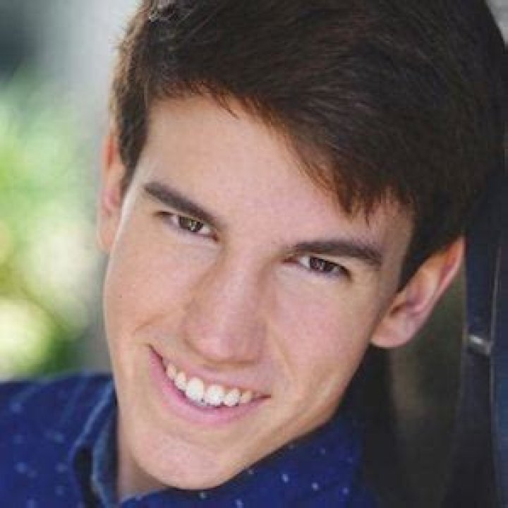 Derek Brandon - Age, Family, Bio
