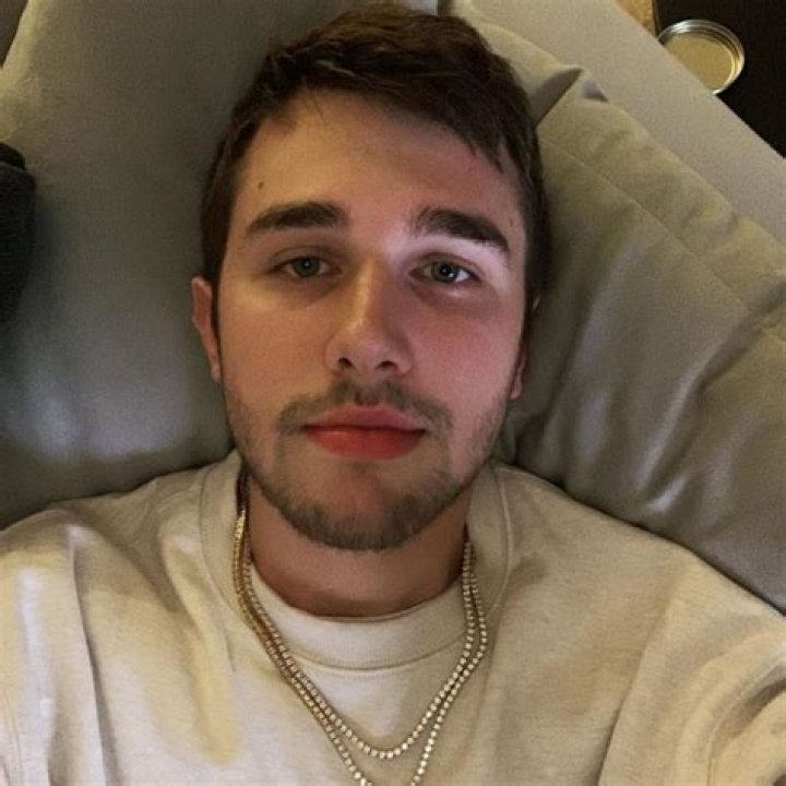 
Details About Christopher Comstock (aka DJ Marshmello) Wiki 