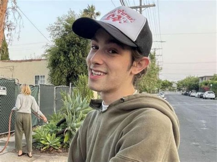 Diego Sans - Age, Family, Bio