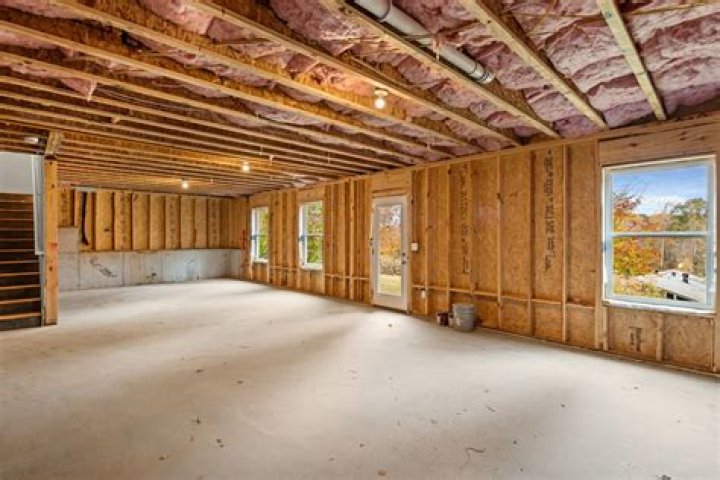 Does an unfinished basement need windows?