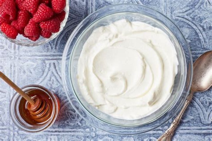 Does Greek yogurt contain leucine?
