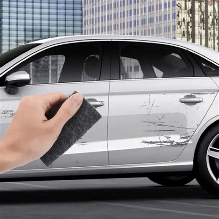 Does Magic Eraser mess up car paint?