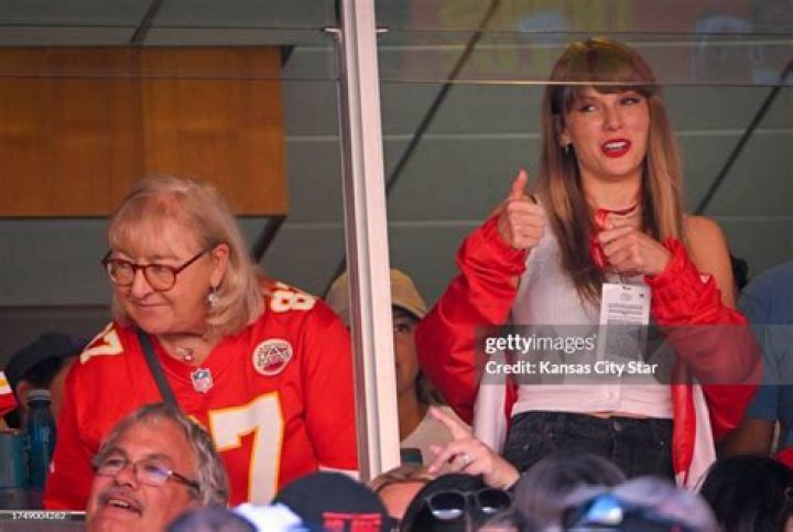 Donna Kelce, left, mother of Chiefs tight end Travis Kelce watched the game with pop superstar Taylor Swift, center, during the first-half on Sunda...