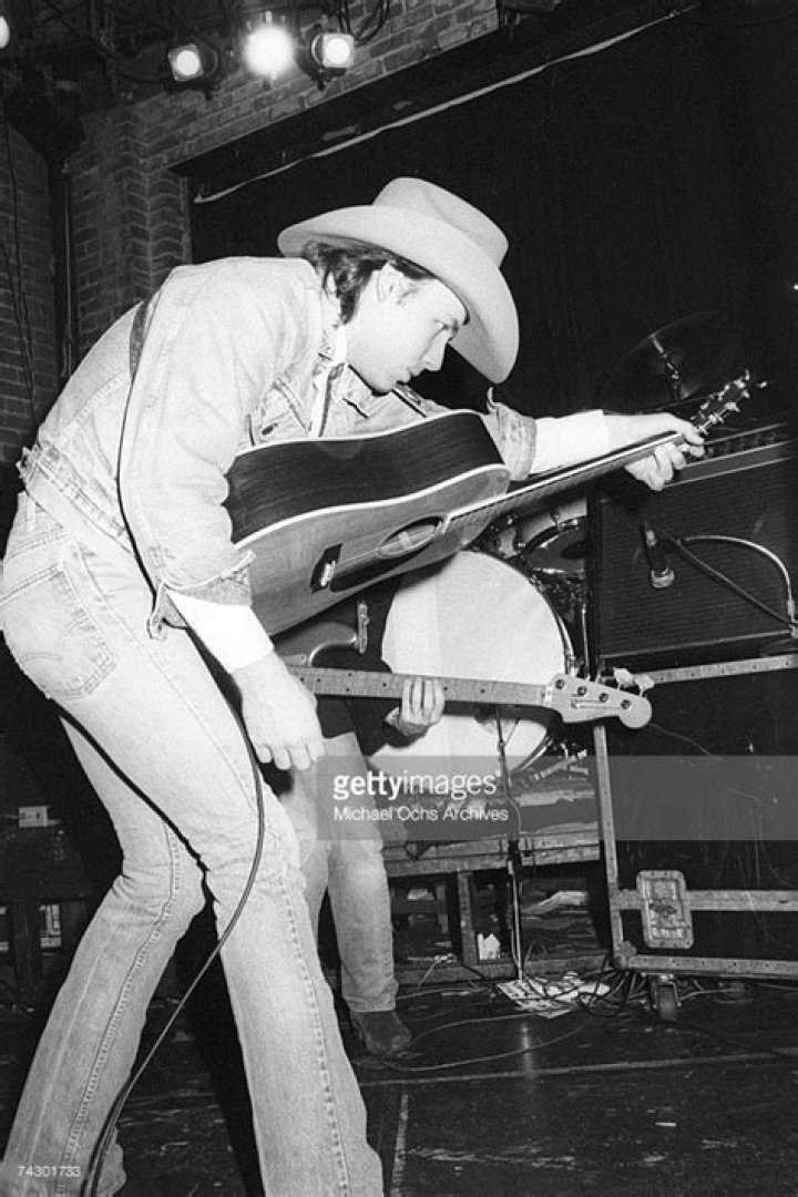 Dwight Yoakam photo