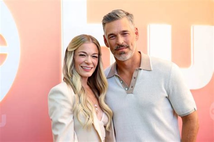 Eddie Cibrian & LeAnn Rimes.at the Academy Of Country Music Awards 2010.MGM Grand Arena.Las Vegas, NV.April 18, 2010.2010 Kathy Hutchins / Hutchins Photo.... Photo via Newscom