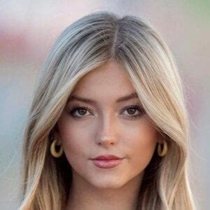 Emily Dobson - Age, Family, Bio