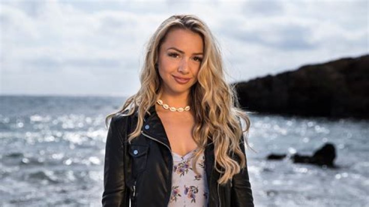 Emma Heesters Bio (Wiki) 