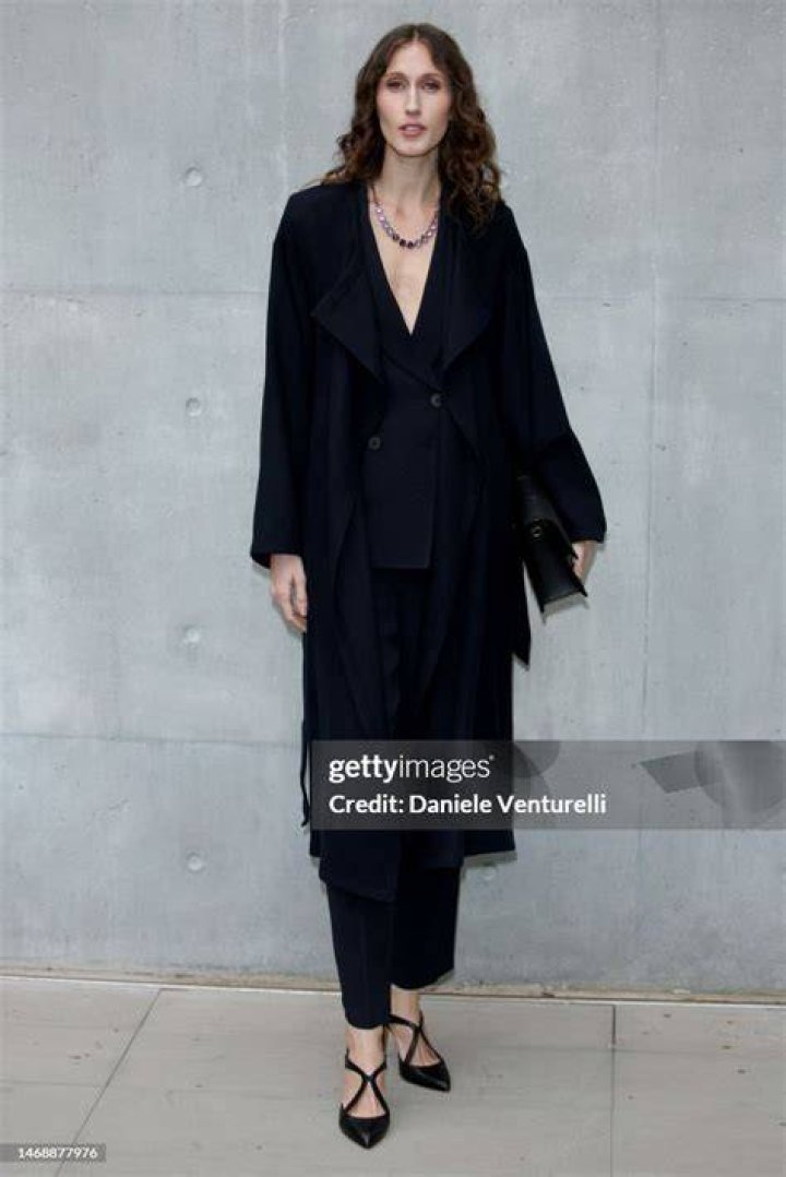 Emporio Armani - Front Row: Milan Fashion Week Womenswear S/S 2011