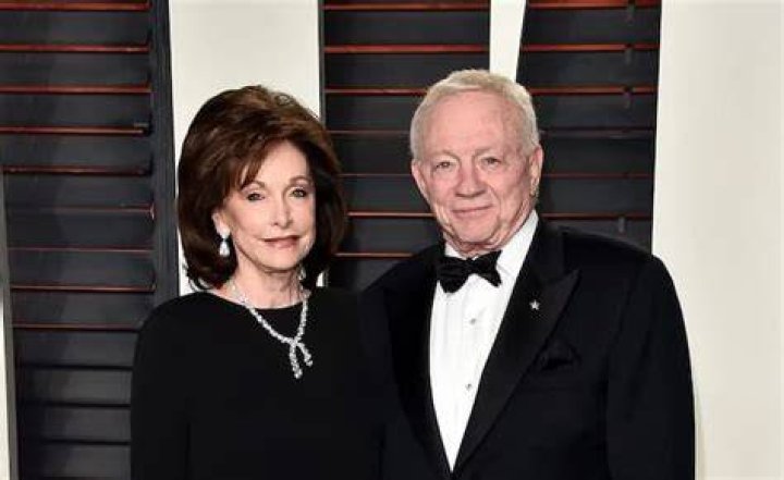 Eugenia Jones and Jerry Jones luxurious yachts