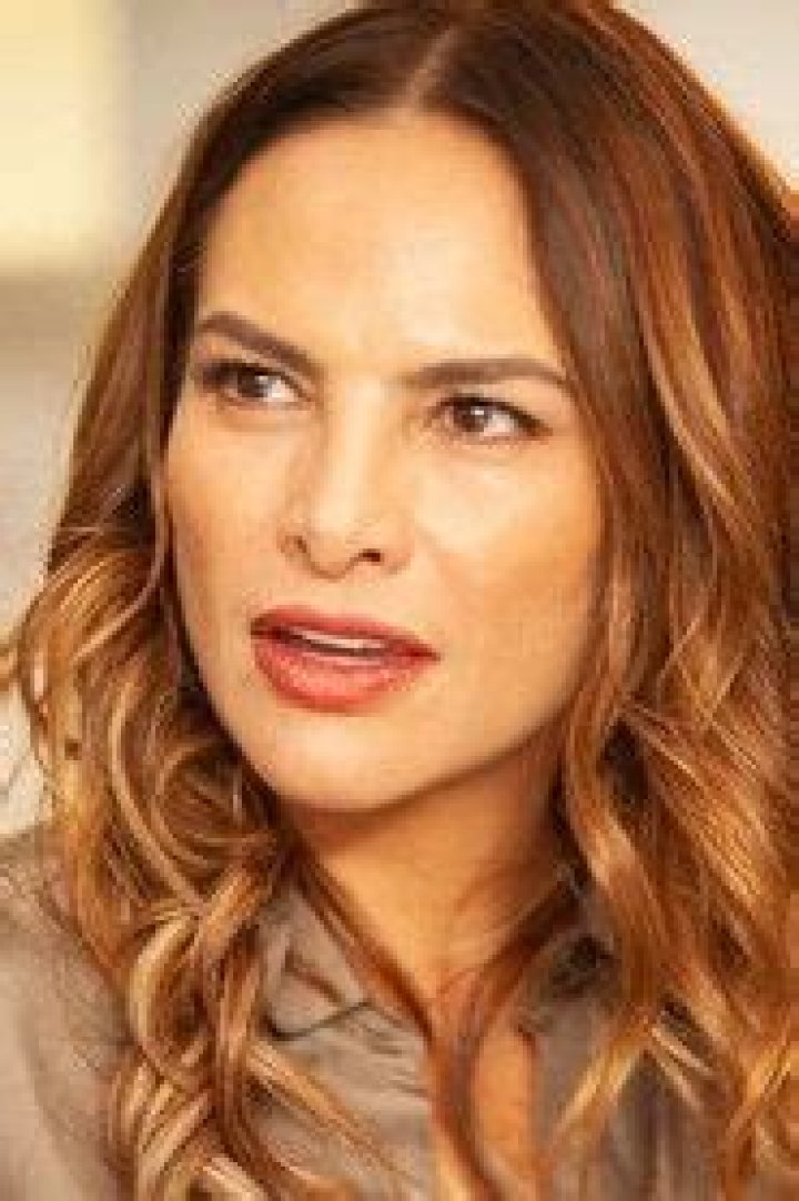 Fabiola Campomanes - Age, Family, Bio