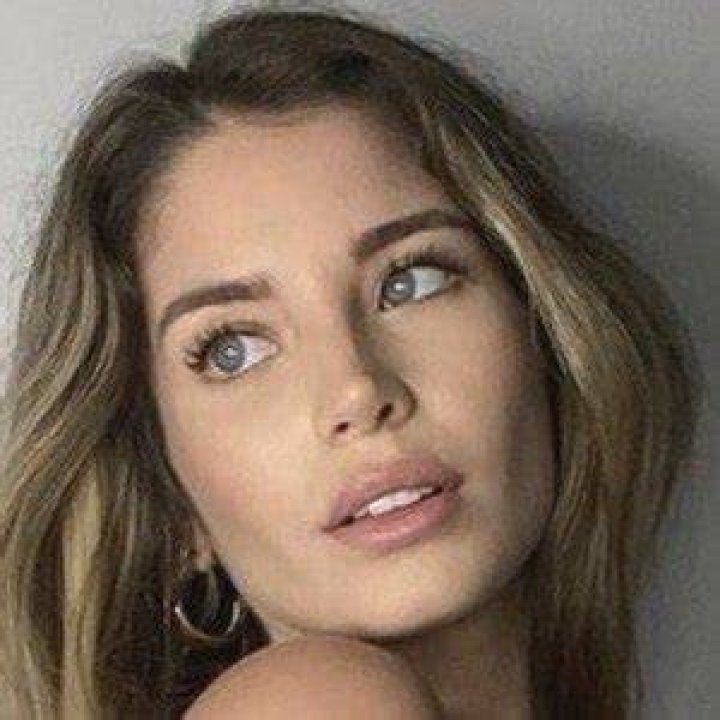 Flavia Laos - Age, Family, Bio