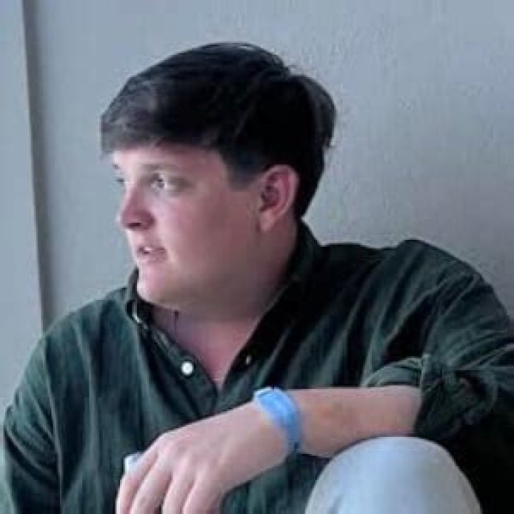 Gil De St. Jeor - Age, Family, Bio