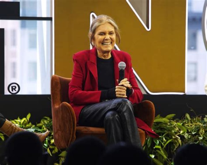 Gloria Steinem photo 3